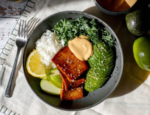 Quick Complete Bowl with Grilled Tofu, Peanut Sauce, Kale, Green Apple and Avocado